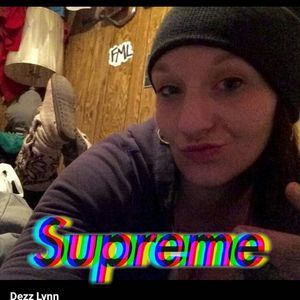 Meet your Posher, Desiree